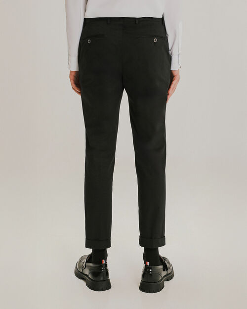 Pantalón Fit Slim Negro